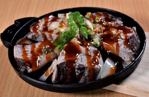 かつおレアステーキヤンニョムソース